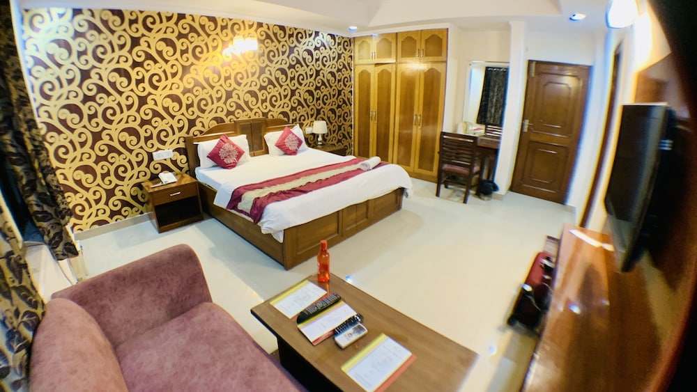 FabHotel Kashish Residency Sector 26