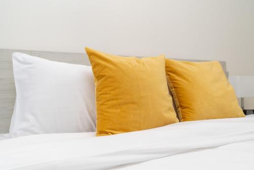 Lux BnB  Dubai Creek Harbour BLVD Views