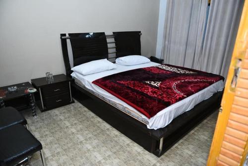 Azeem International Hotel & Restorent