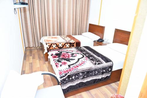 Azeem International Hotel & Restorent