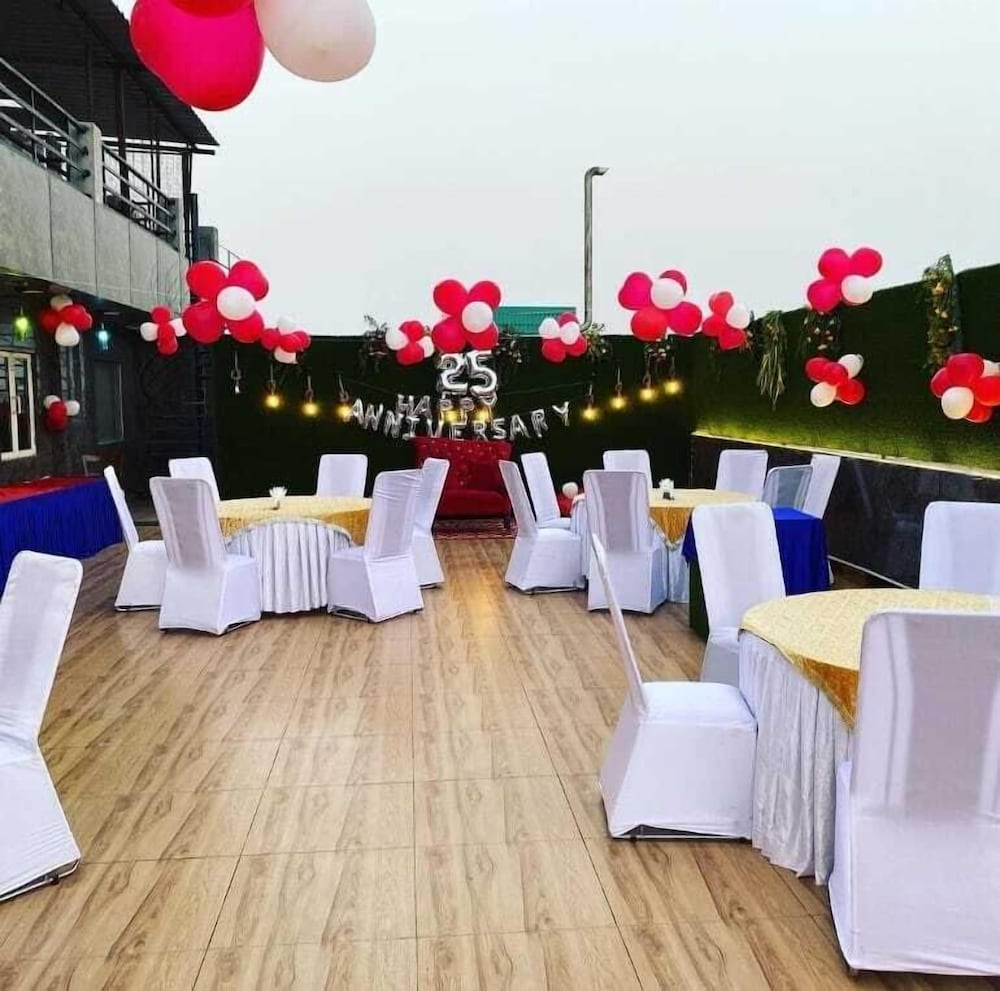Hotel Kian by JMD Group