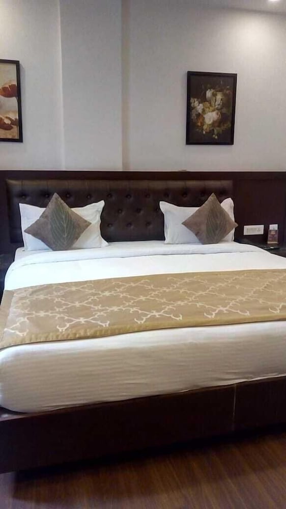 Hotel Kian by JMD Group