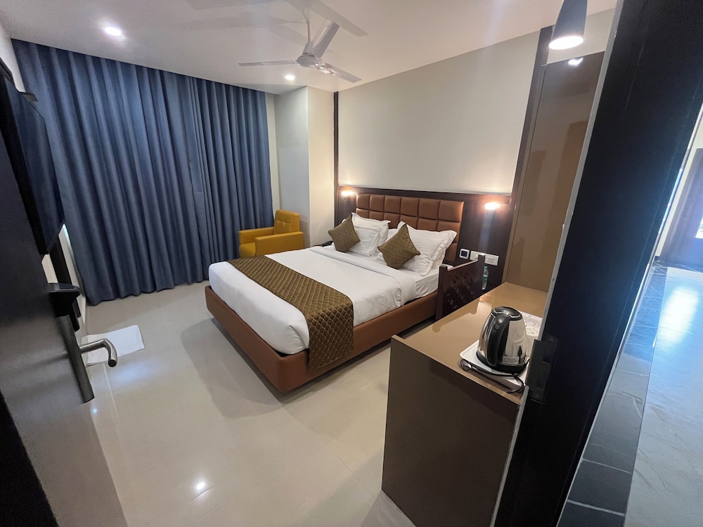 Hotel Landridge - HITECH City Hyderabad