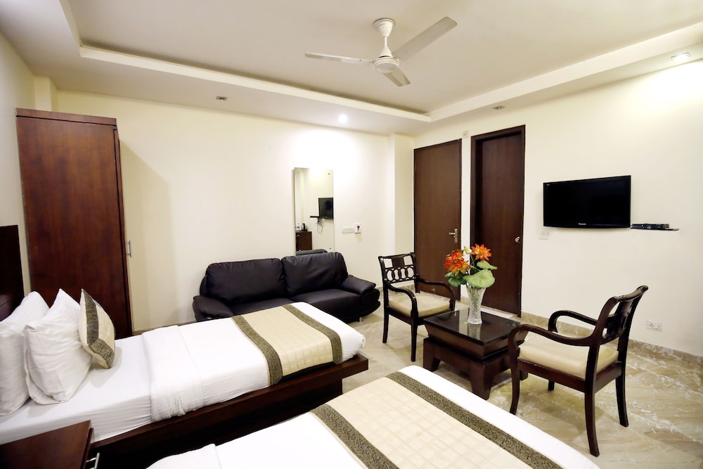 Hotel Paradise Inn