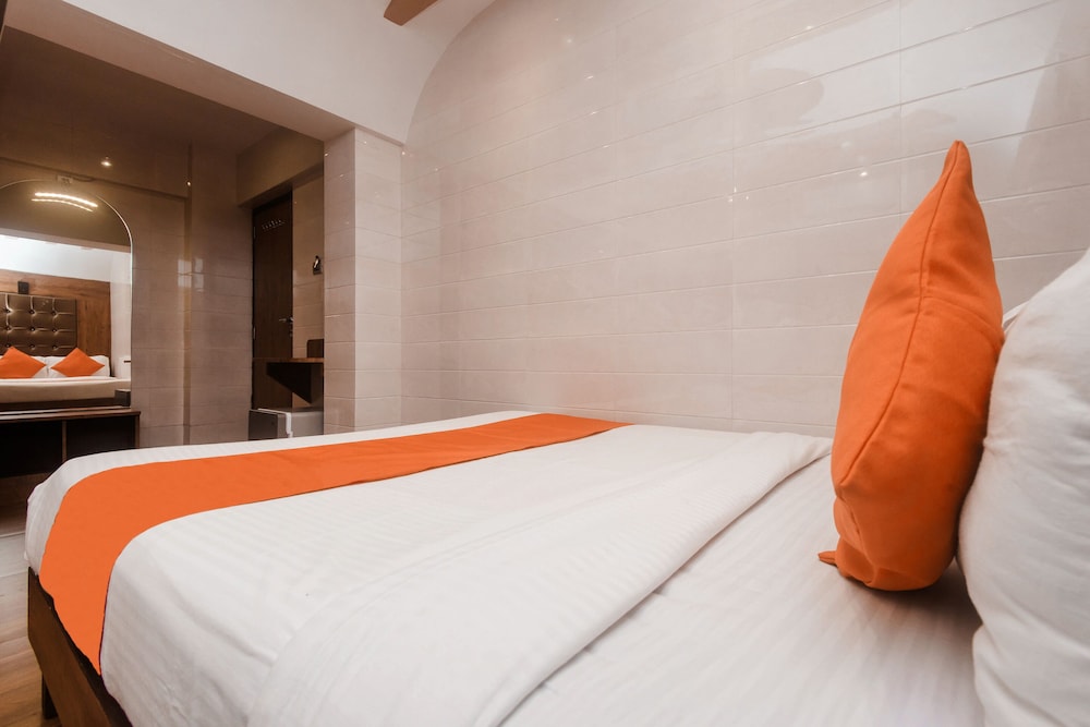 Hotel Karishma Dadar - Near Dadar Railway Station