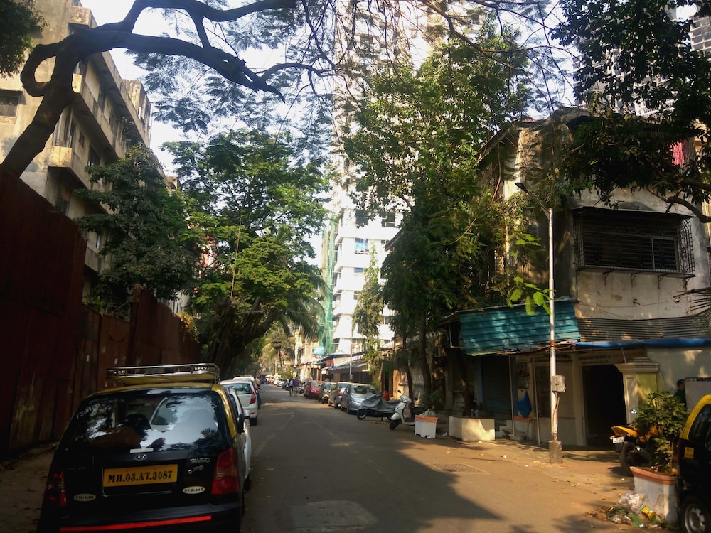Hotel Karishma Dadar - Near Dadar Railway Station