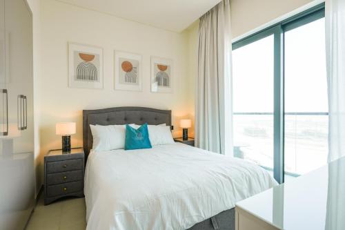 Yogi - Bright Apartment With Panoramic CityScape Views