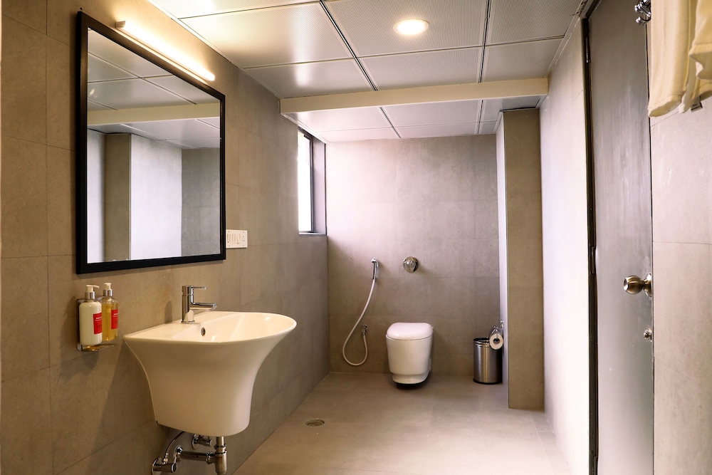 Super Townhouse Bombay Exhibition Centre Goregaon