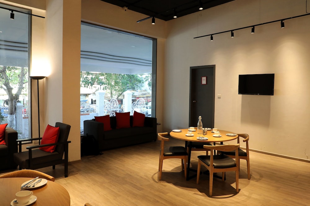 Super Townhouse Bombay Exhibition Centre Goregaon