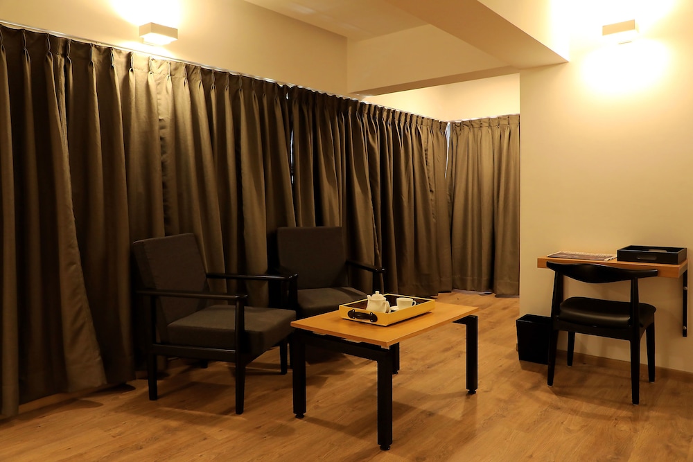 Super Townhouse Bombay Exhibition Centre Goregaon