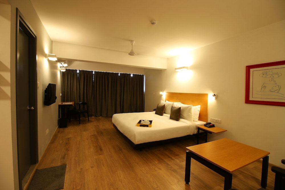 Super Townhouse Bombay Exhibition Centre Goregaon