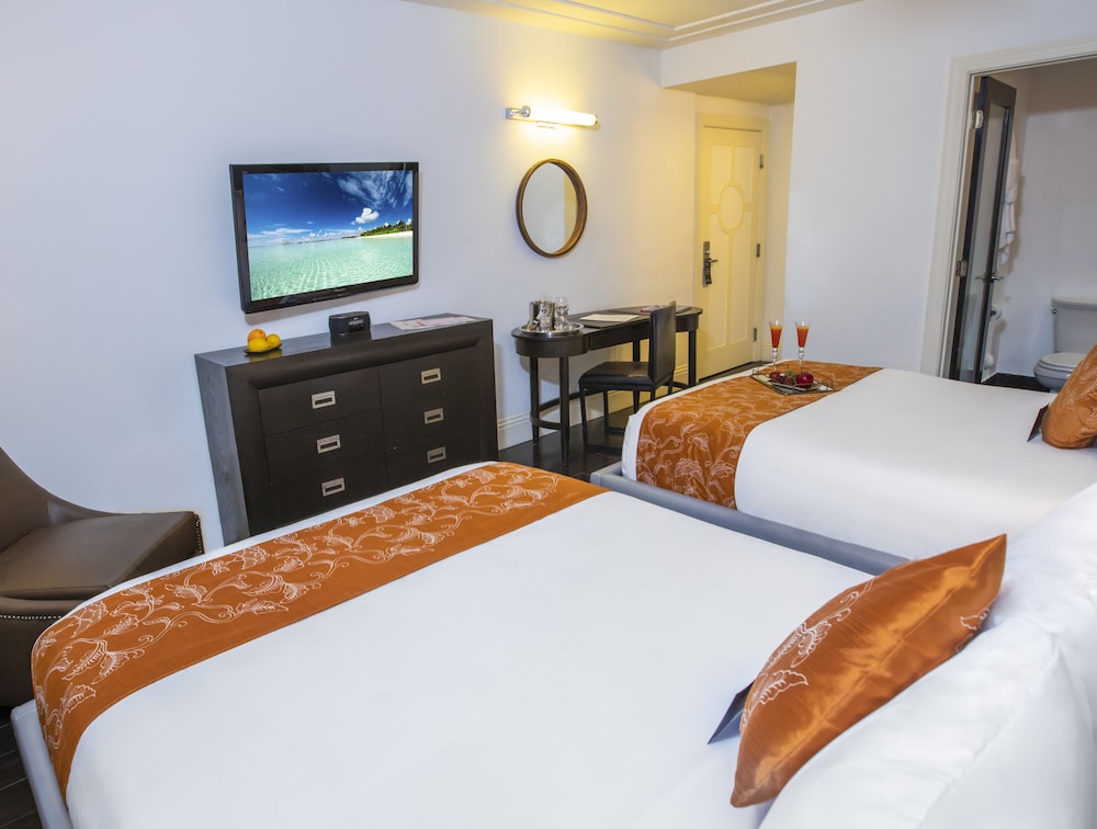 Riviera South Beach Hotel