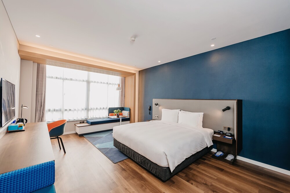 Holiday Inn Express Taizhou CMC