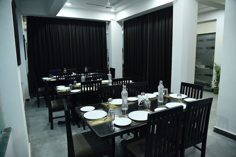 The Altruist Business Stays - New Town, Kolkata