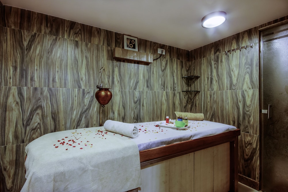 Hotel Natraj Yes Please @ New Delhi Railway station 