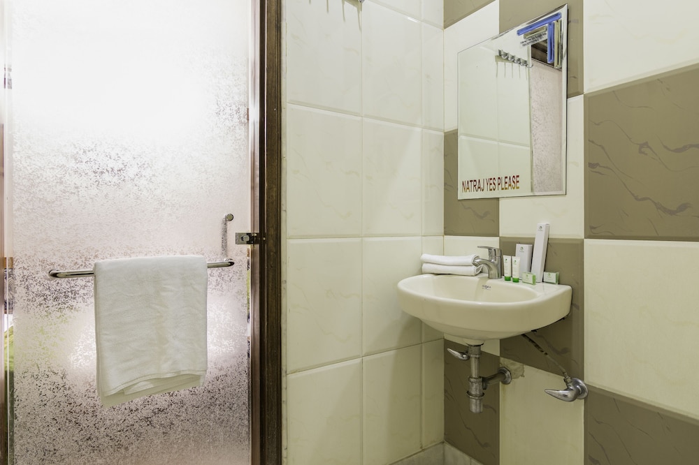 Hotel Natraj Yes Please @ New Delhi Railway station 
