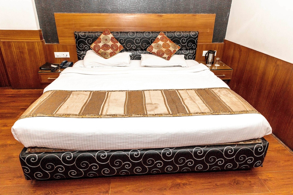 Hotel Subash International