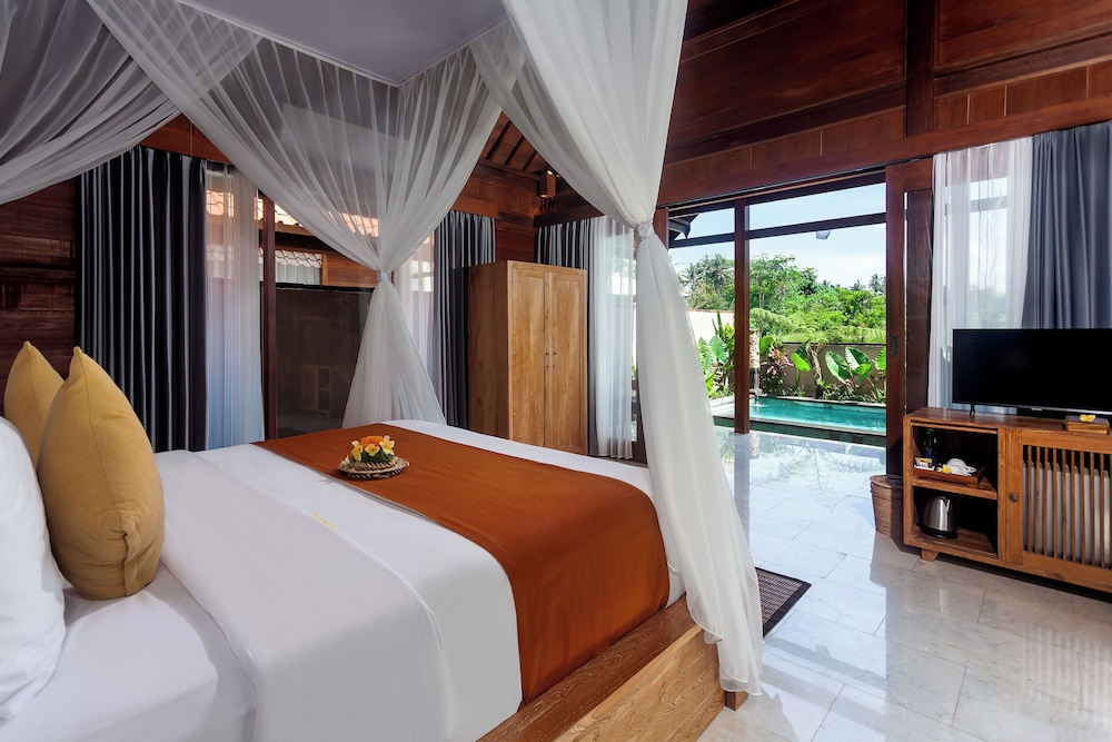 Santris Villas by Pramana Villas