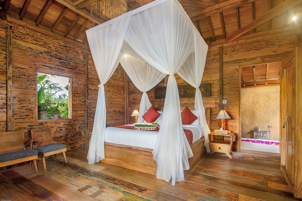 Santris Villas by Pramana Villas