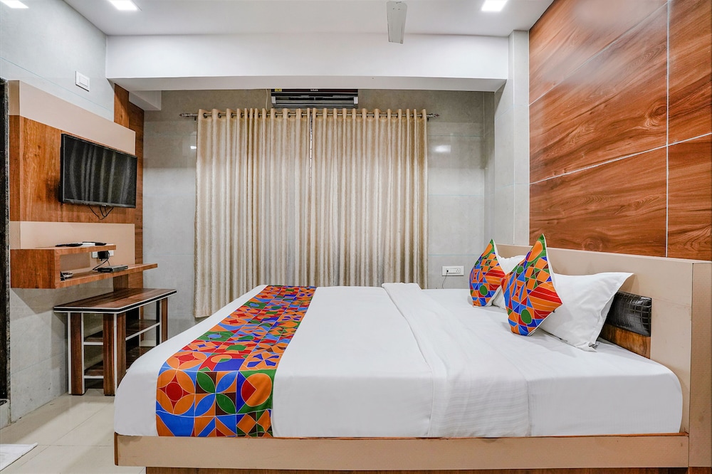 FabHotel White Gold