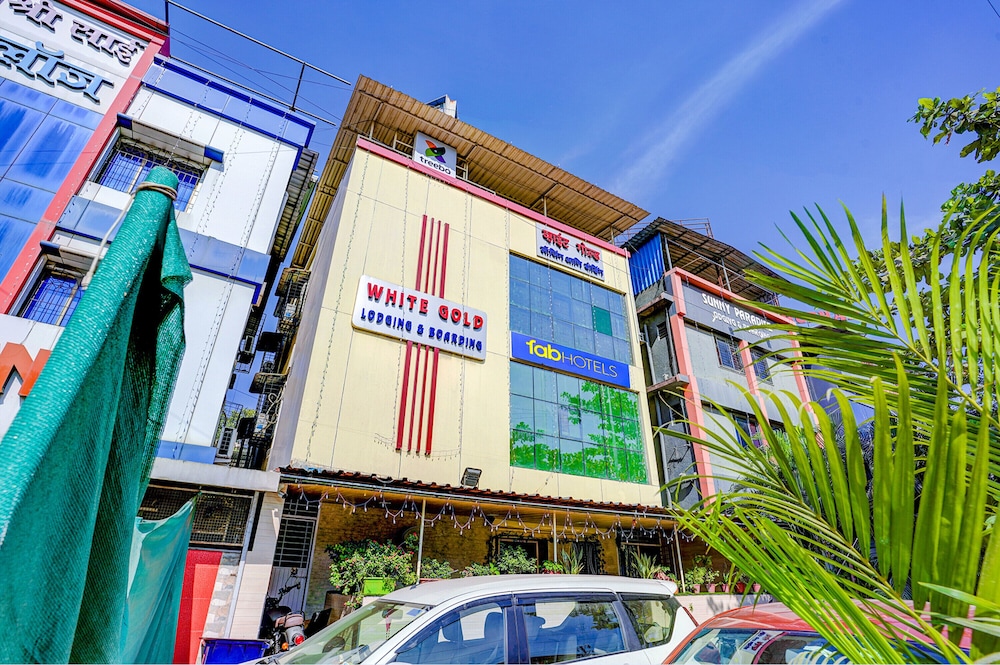FabHotel White Gold