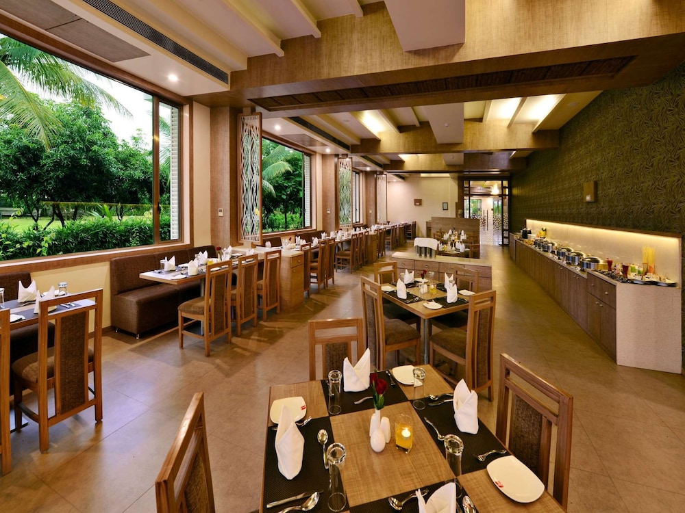 Sarovar Portico Sasangir