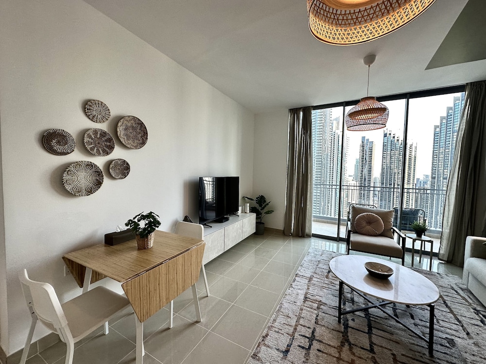 Lux BnB Standpoint Tower Fountain View