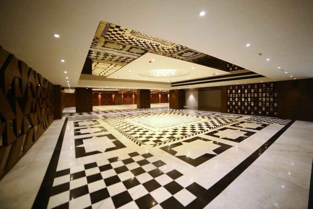 Five Petals Hotel & Banquets