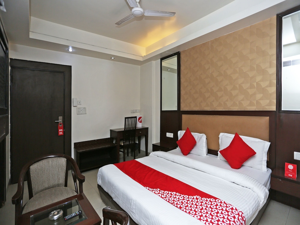 Oyo 13758 Xs Residency