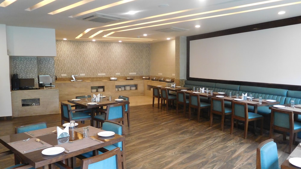 Hotel Rani Maa