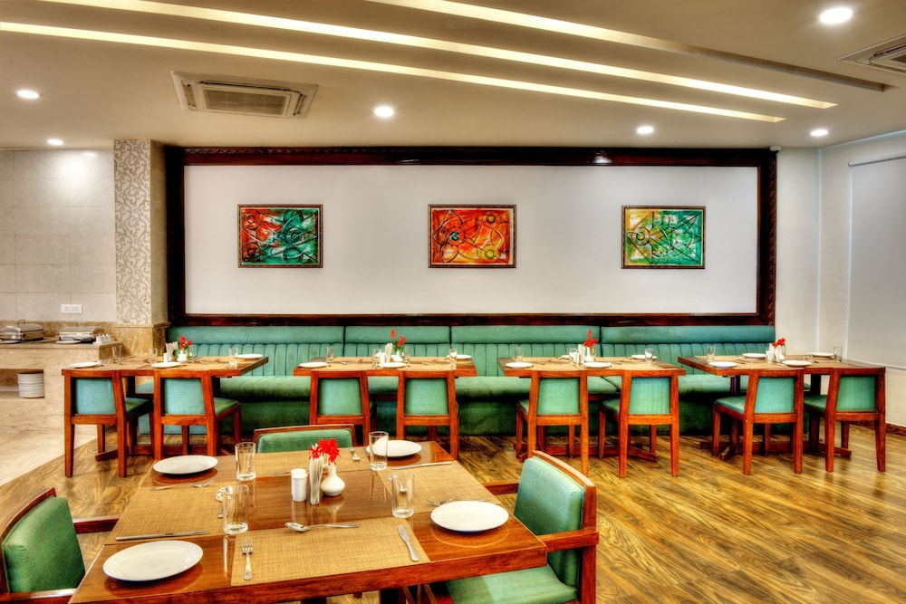 Hotel Rani Maa
