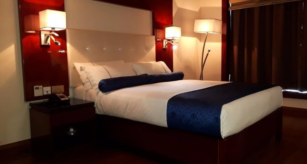 Golden Tulip Headington Ruwi