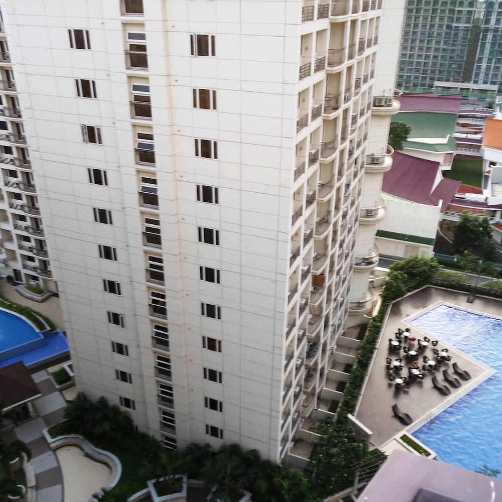Solemare Parksuites Condominium Condo R US