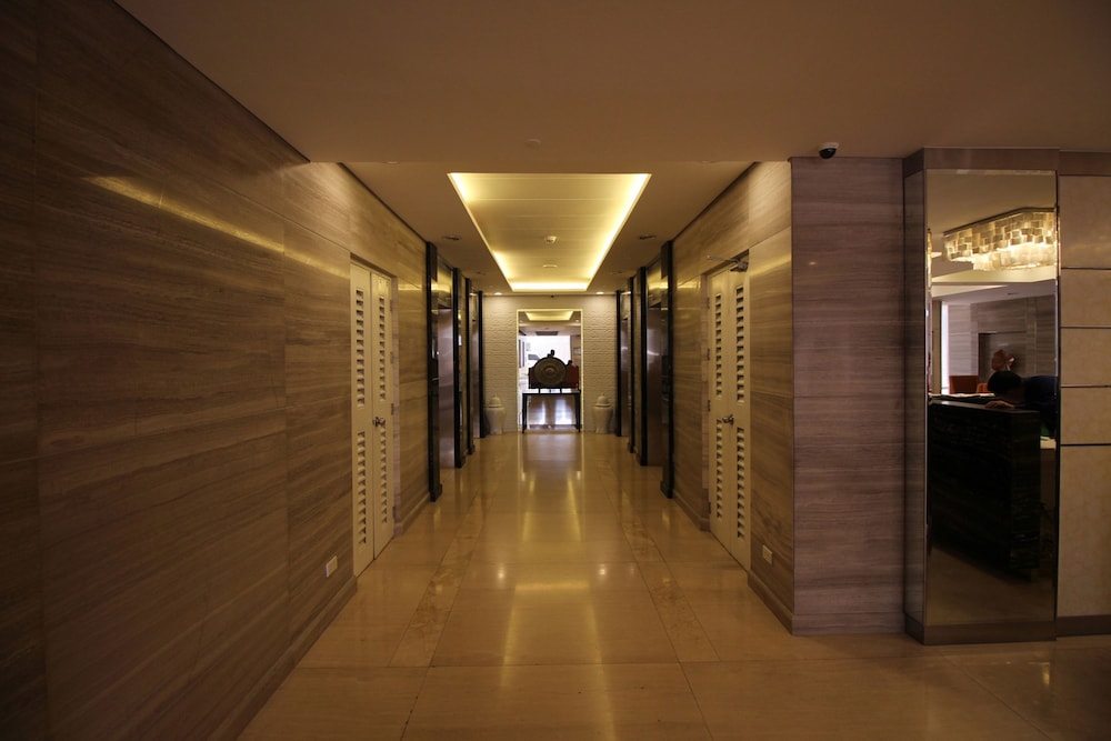 Solemare Parksuites Condominium Condo R US