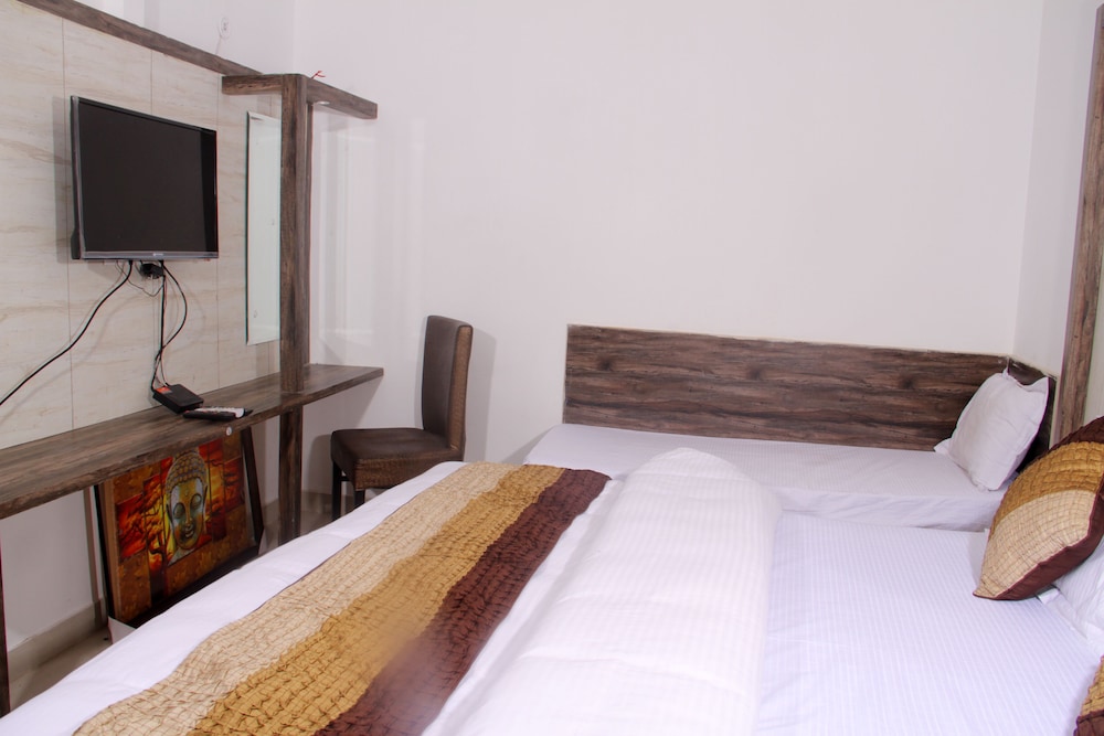 Hotel New Frontier