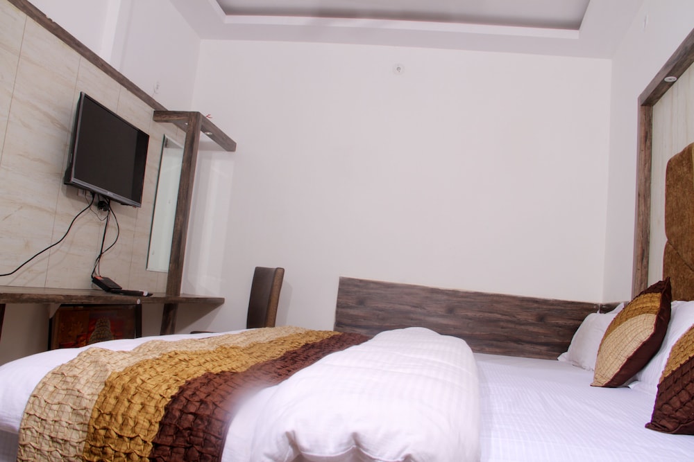Hotel New Frontier