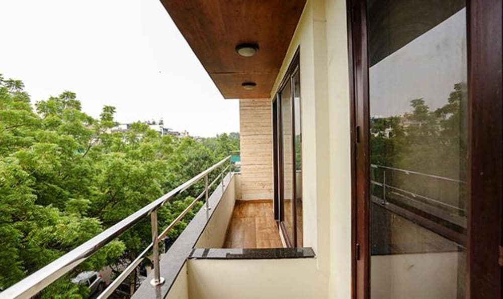  FabHotel RG Stay