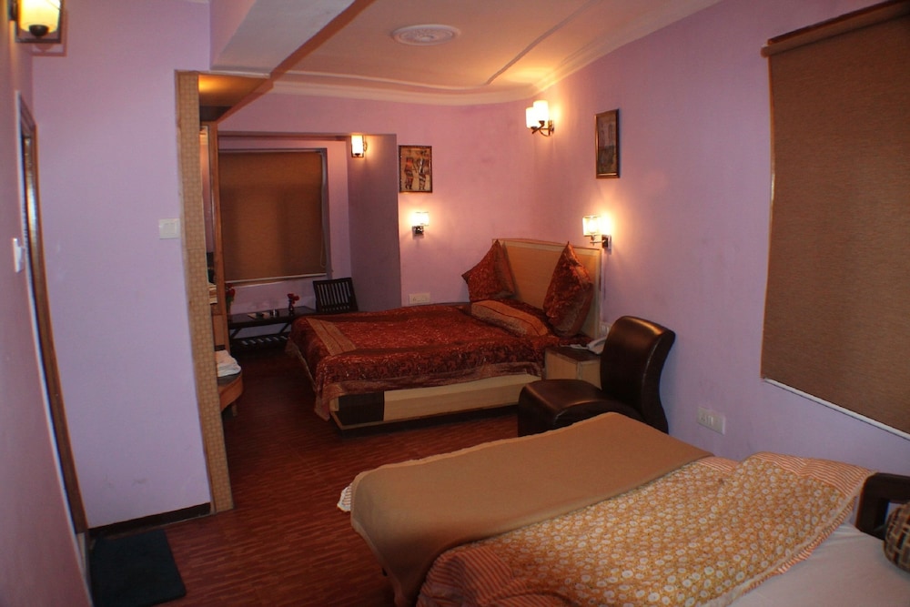 HOTEL PRESTIGE The Mall Road