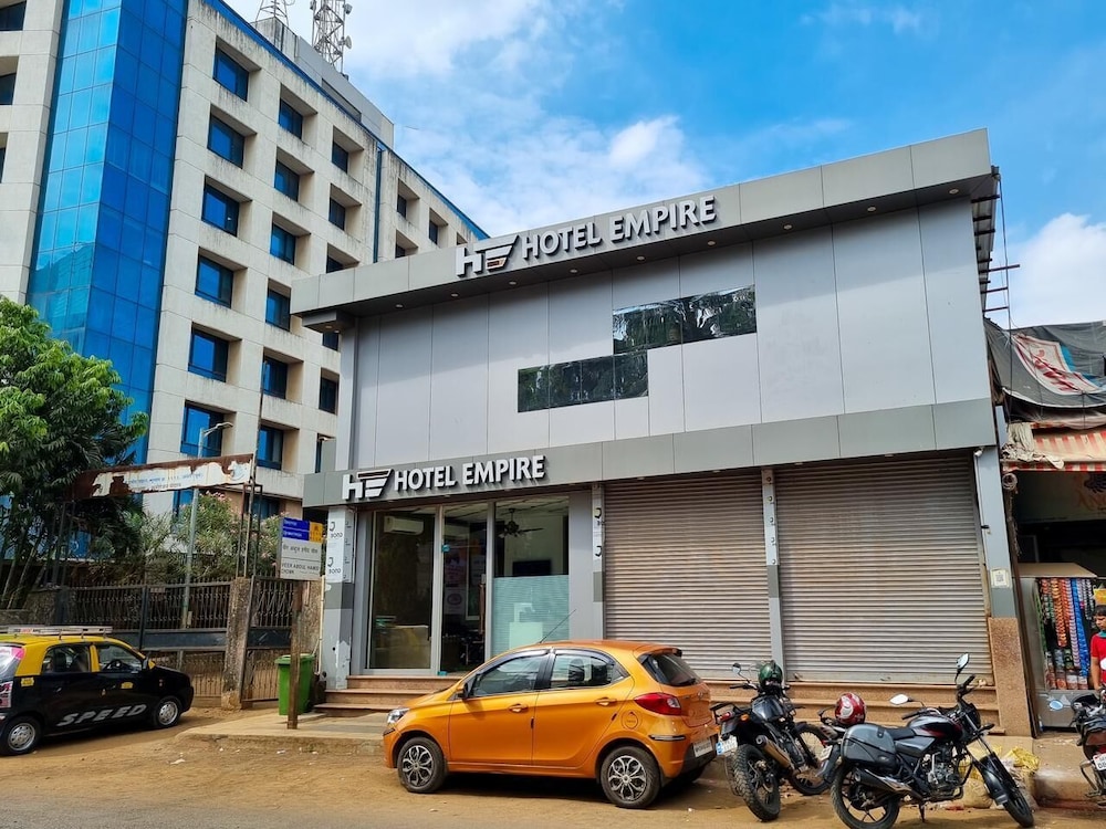Hotel Empire - Near International Airport