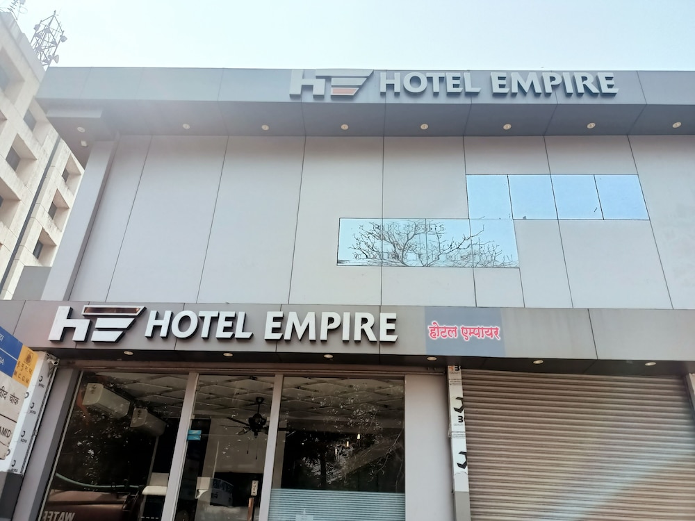 Hotel Empire - Near International Airport