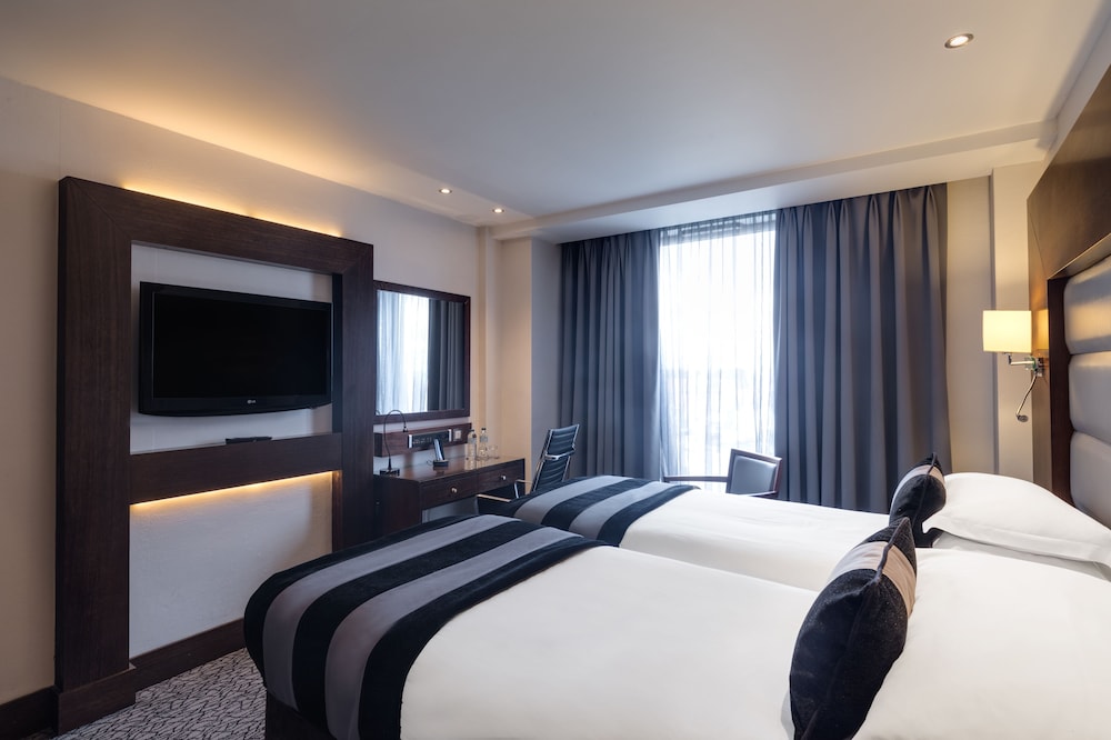 Park Grand London Heathrow