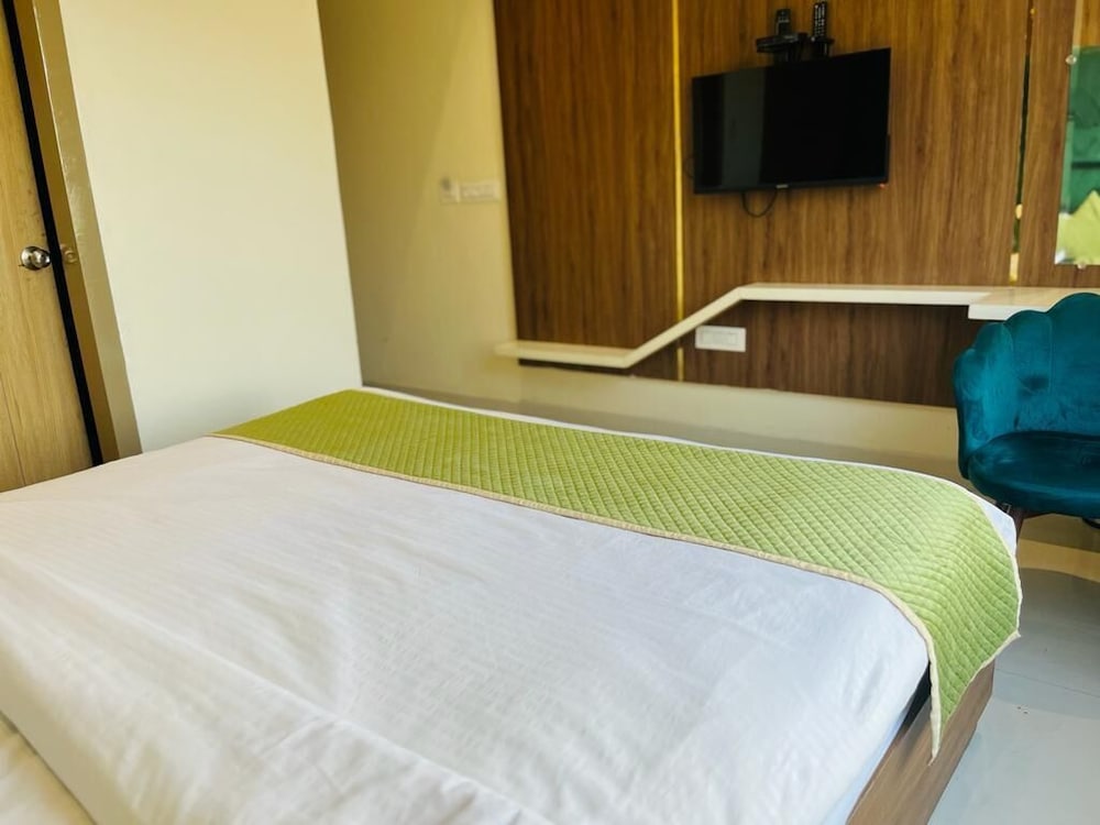 Hotel Global Inn (1 Min walk to Golden Temple)
