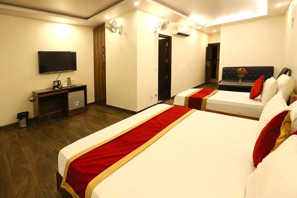 Staybook Atlanta Paharganj