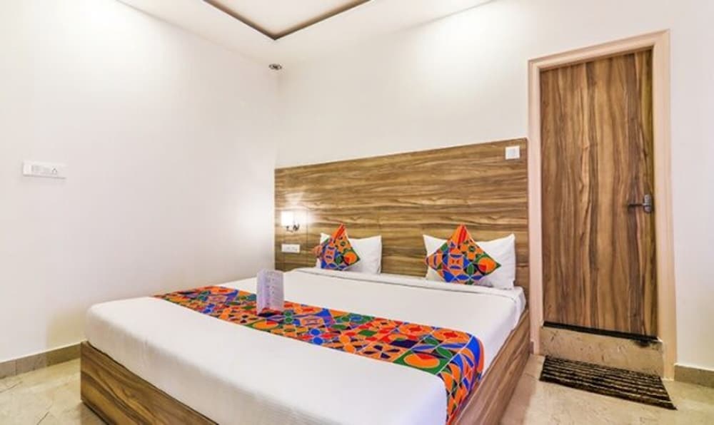 FabHotel VS Suites & Inn