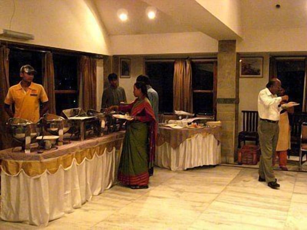  HOTEL WOODPARK