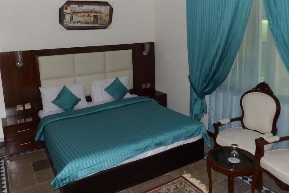 Canari Hotel Kashmir View