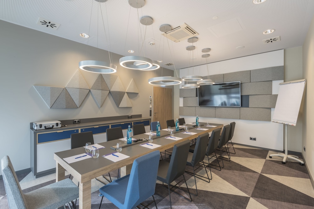 Holiday Inn Express Wuppertal - Hauptbahnhof by IHG