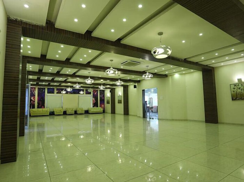 Prabhu Resort by King's Kraft, Rajkot