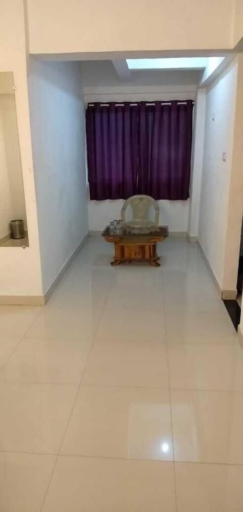 OYO 10389 Latanand Residency