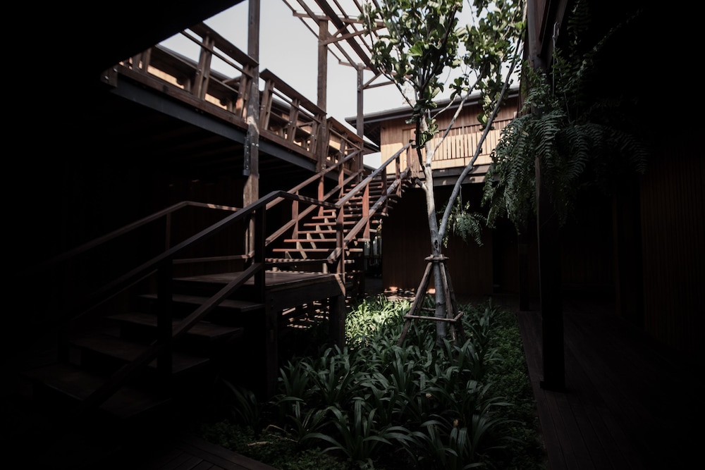 CHANN Bangkok-Noi
